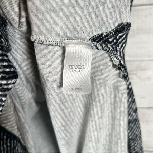 J. Jill Wearever Sleeveless A-Line Black White Jersey Knit Dress Size M Petite - Picture 7 of 7